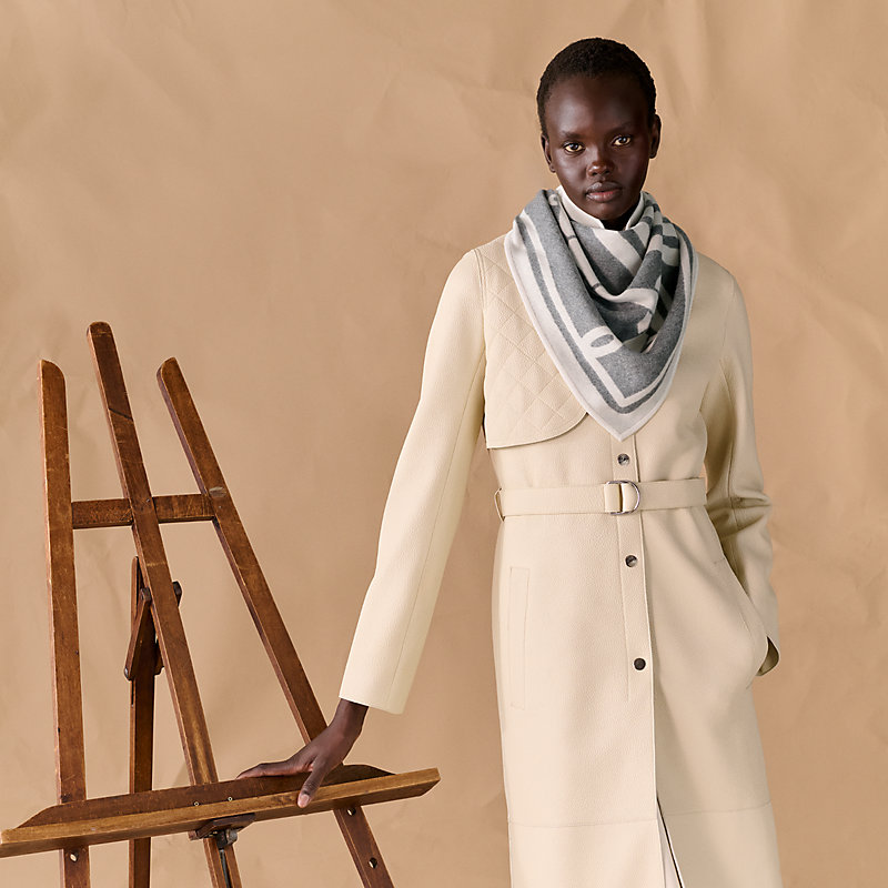HERMES　Double Face Coat Coaching double face triangle scarf - Grey | Hermès Mainland China